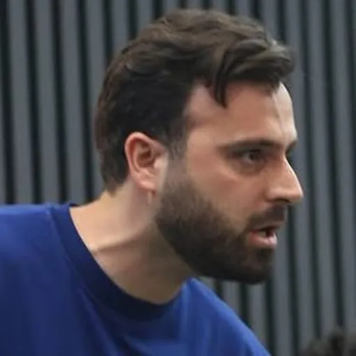 عادل شاهنظری