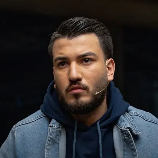 آرین افتخارآذر